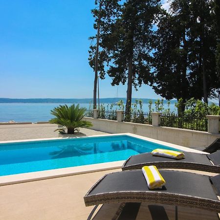 Villa Beachfront Sea Palace Kaštela Extérieur photo
