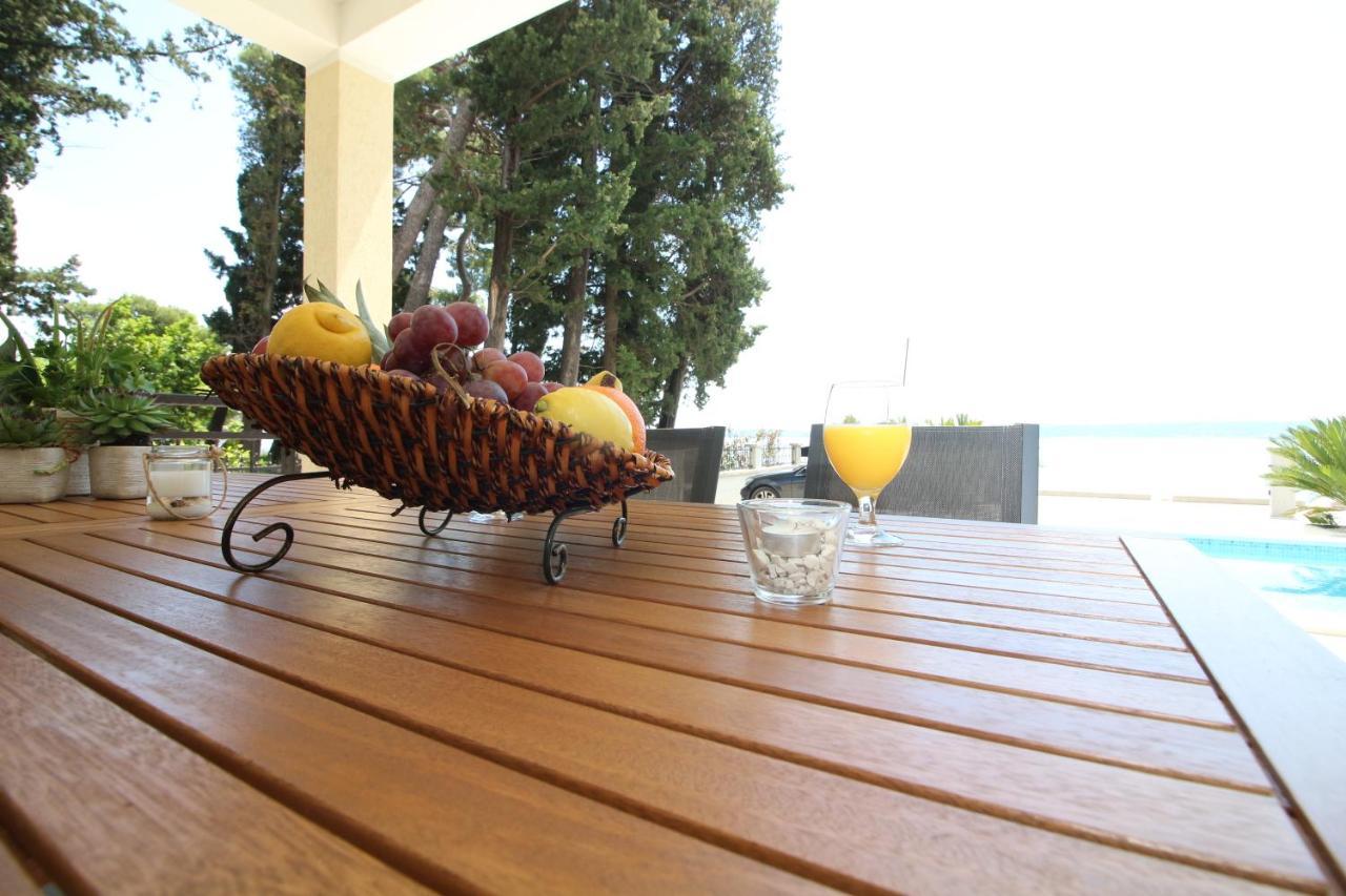 Villa Beachfront Sea Palace Kaštela Extérieur photo