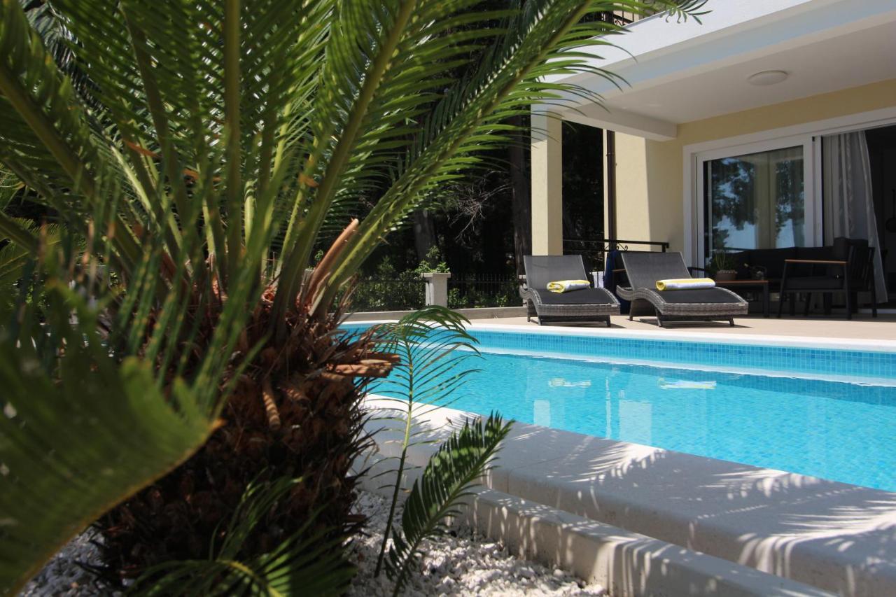 Villa Beachfront Sea Palace Kaštela Extérieur photo