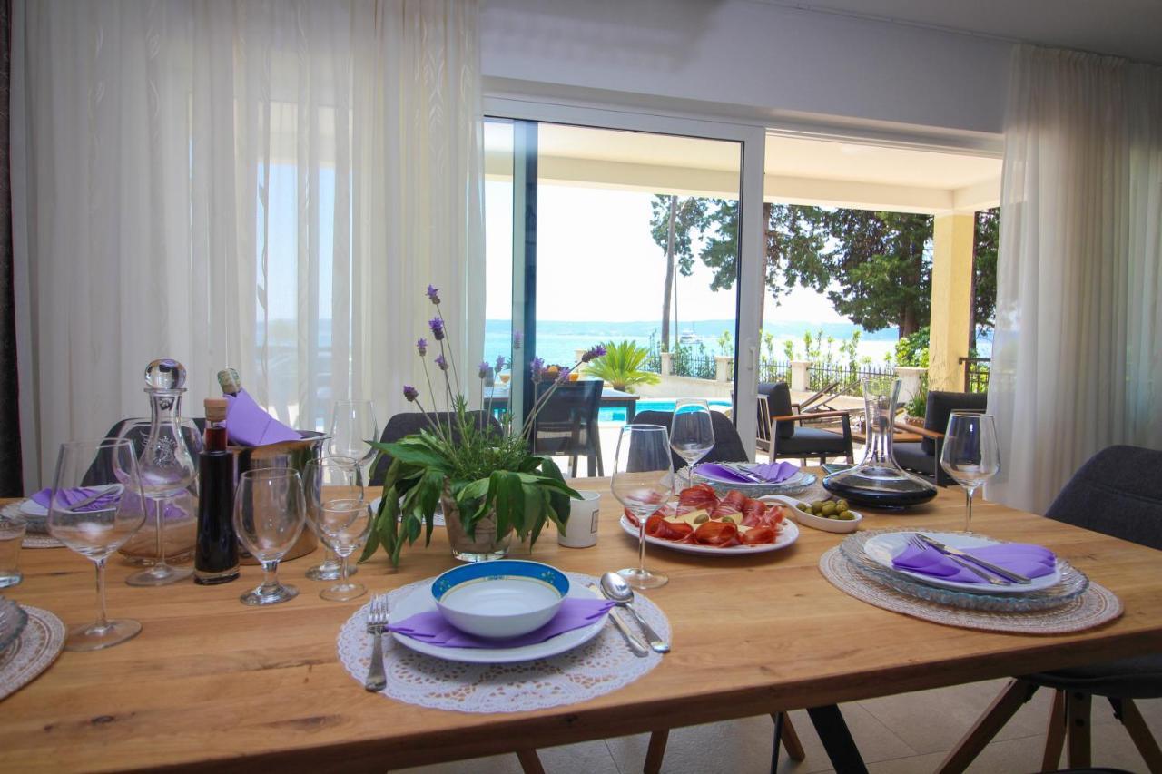 Villa Beachfront Sea Palace Kaštela Extérieur photo