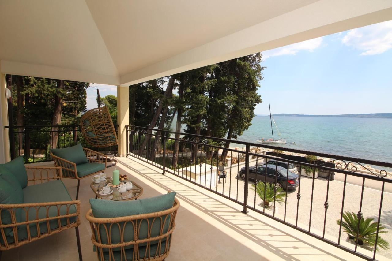 Villa Beachfront Sea Palace Kaštela Extérieur photo