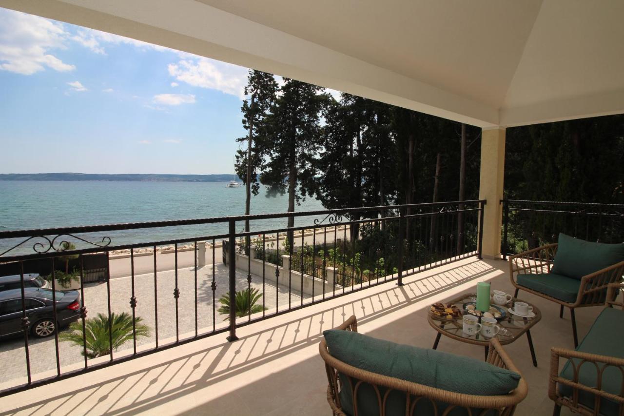 Villa Beachfront Sea Palace Kaštela Extérieur photo